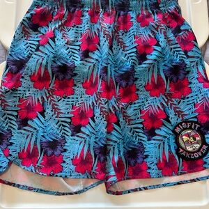 Misfit Athletics - Sharpen the Axe       CrossFit - Floral Shorts